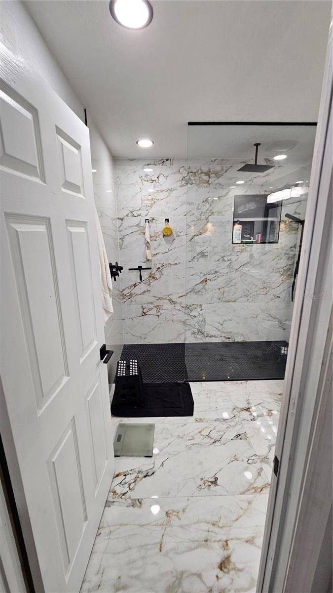 Image 23 of 47 For 10633 Windsor Place