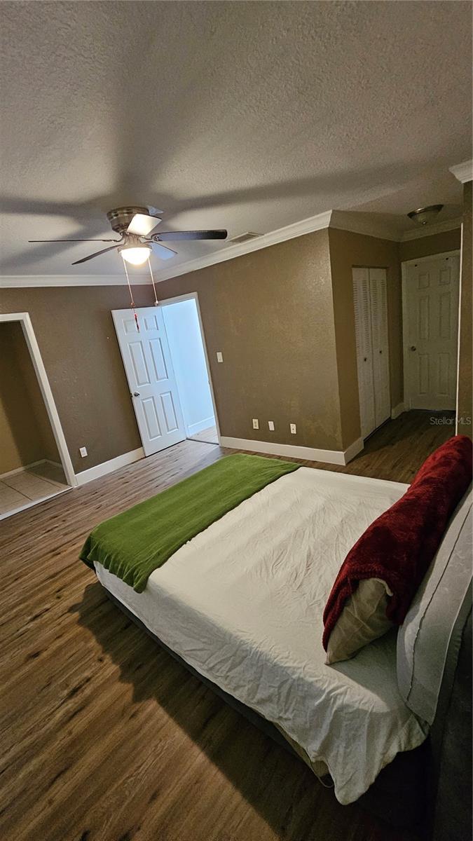 Image 31 of 47 For 10633 Windsor Place