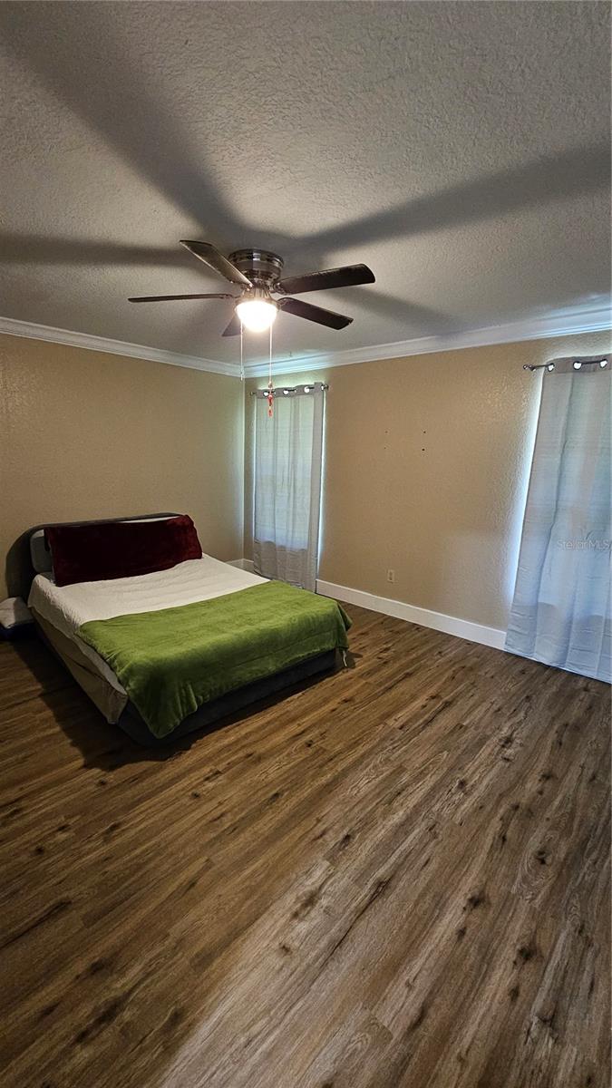 Image 32 of 47 For 10633 Windsor Place