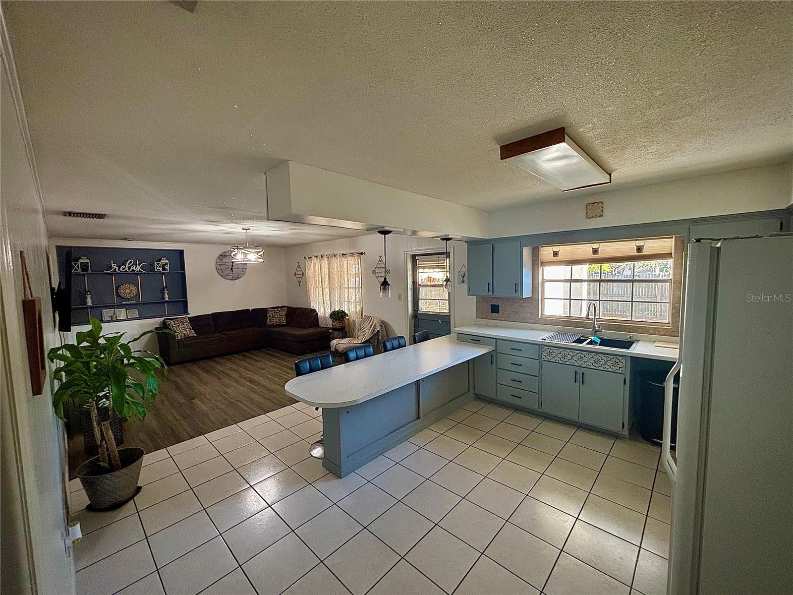 Image 4 of 19 For 628 Seminole Avenue