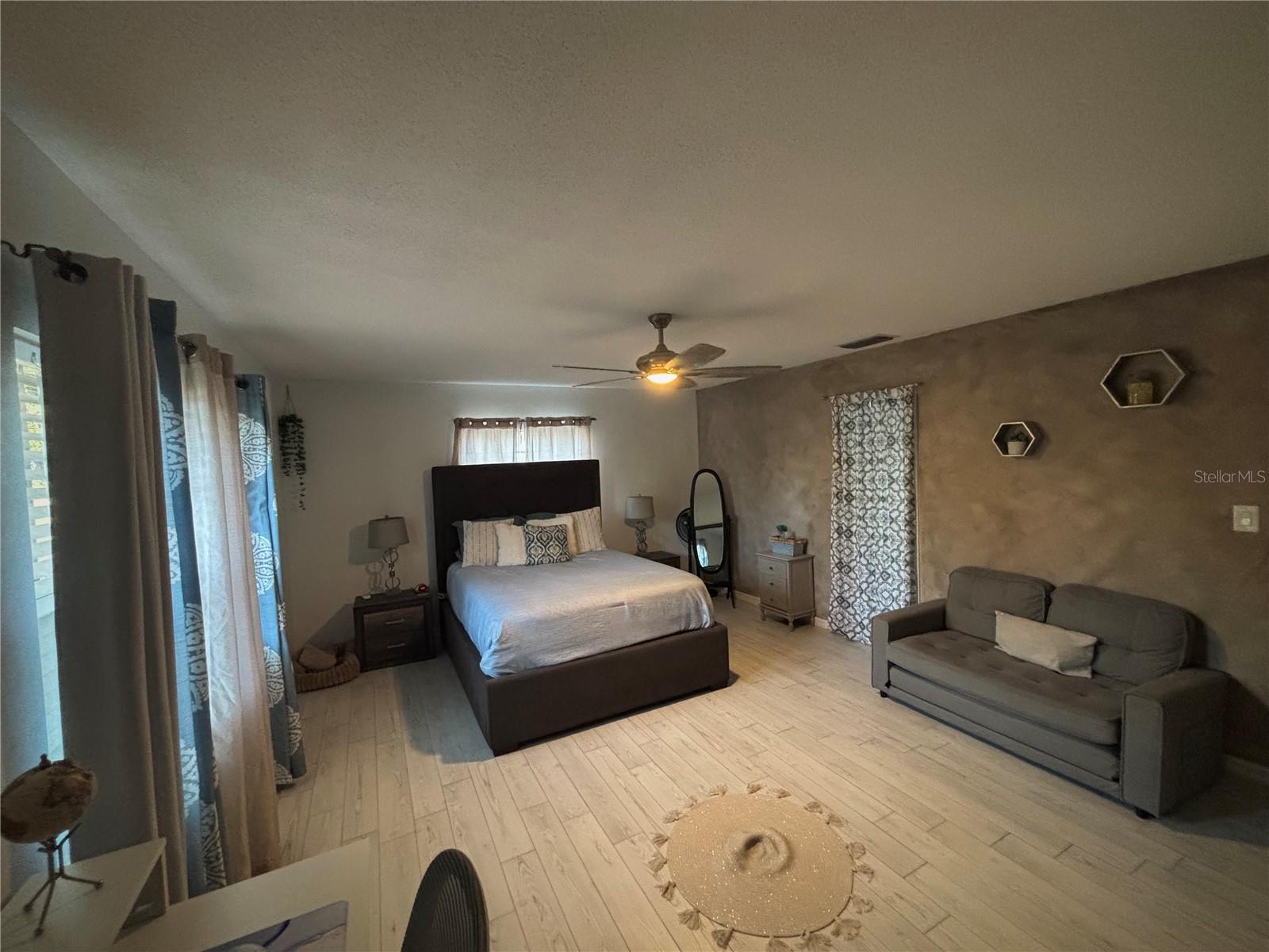 Image 8 of 19 For 628 Seminole Avenue