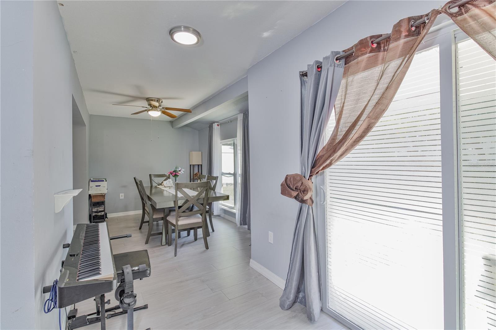 Image 10 of 18 For 3112 Oranole Road