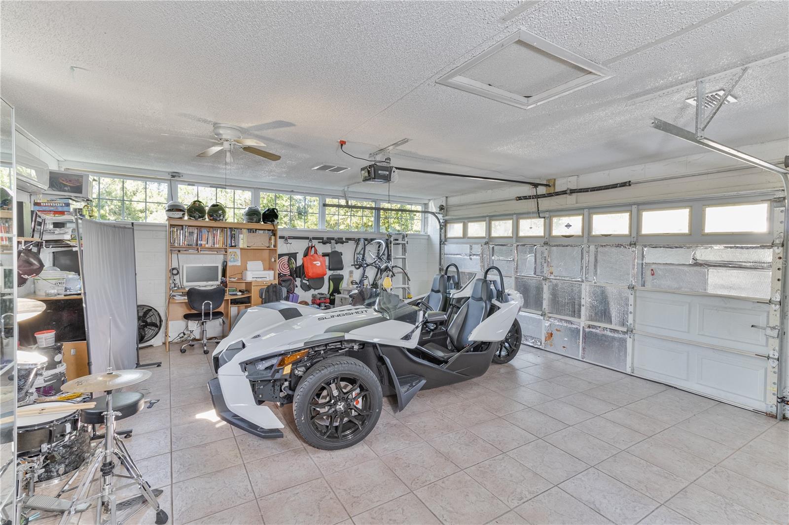 Image 2 of 18 For 3112 Oranole Road