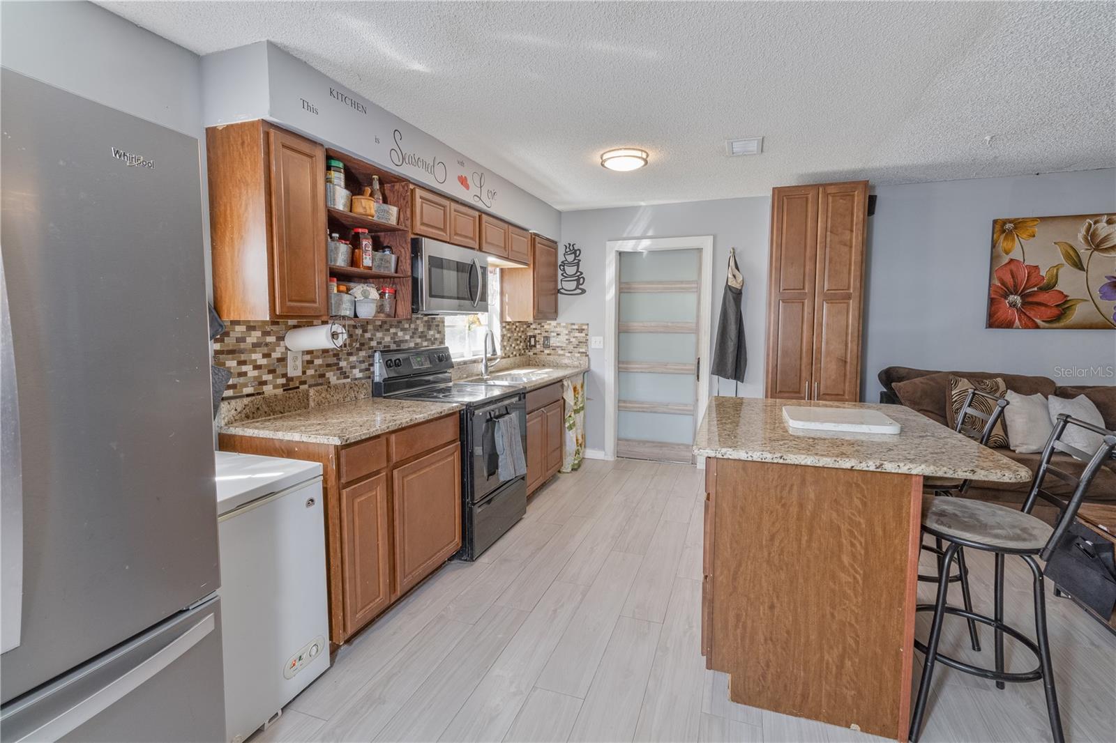 Image 4 of 18 For 3112 Oranole Road