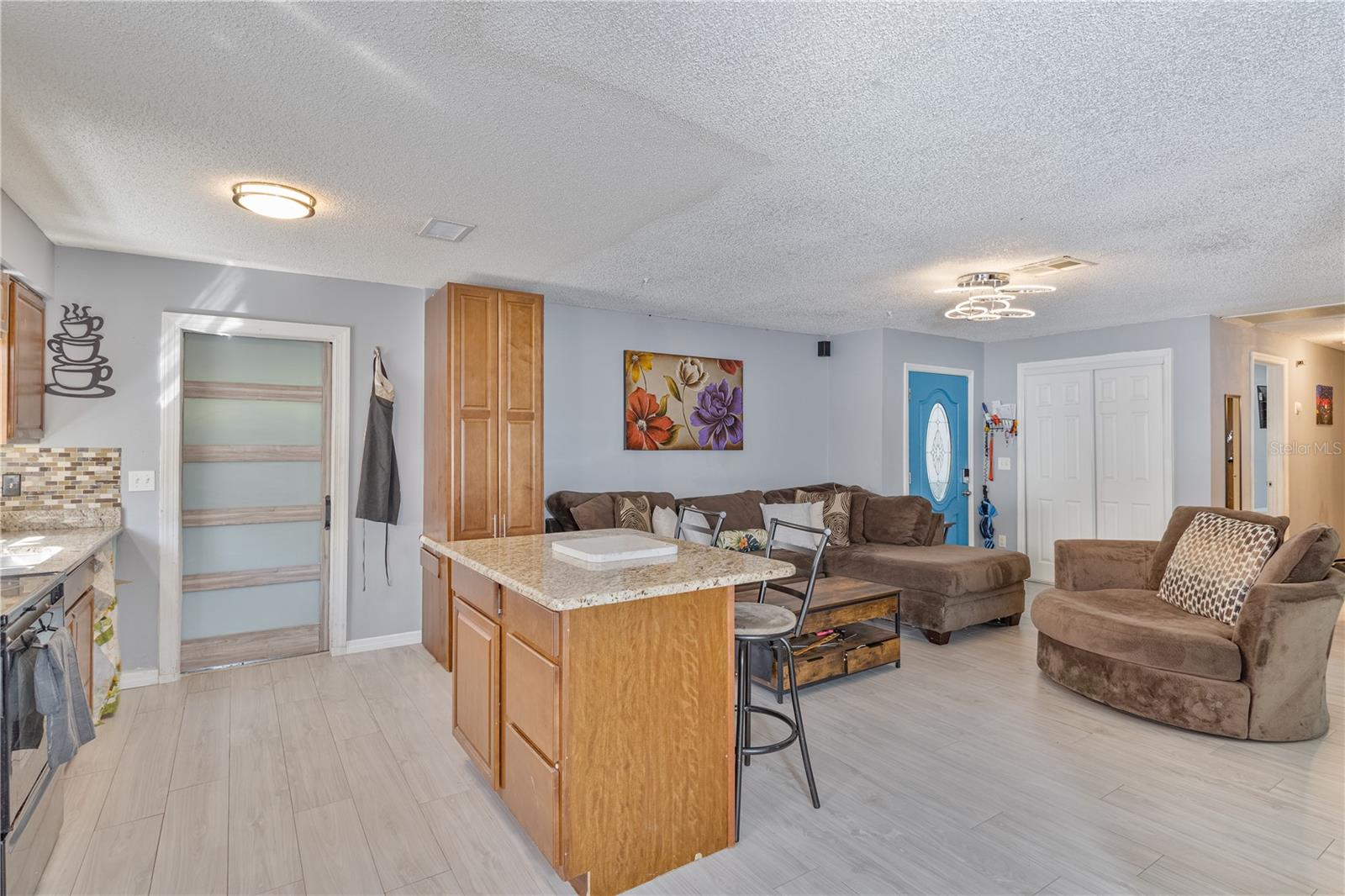 Image 7 of 18 For 3112 Oranole Road