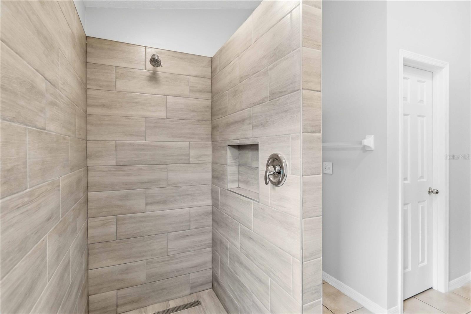 Image 21 of 30 For 11913 Hatcher Circle