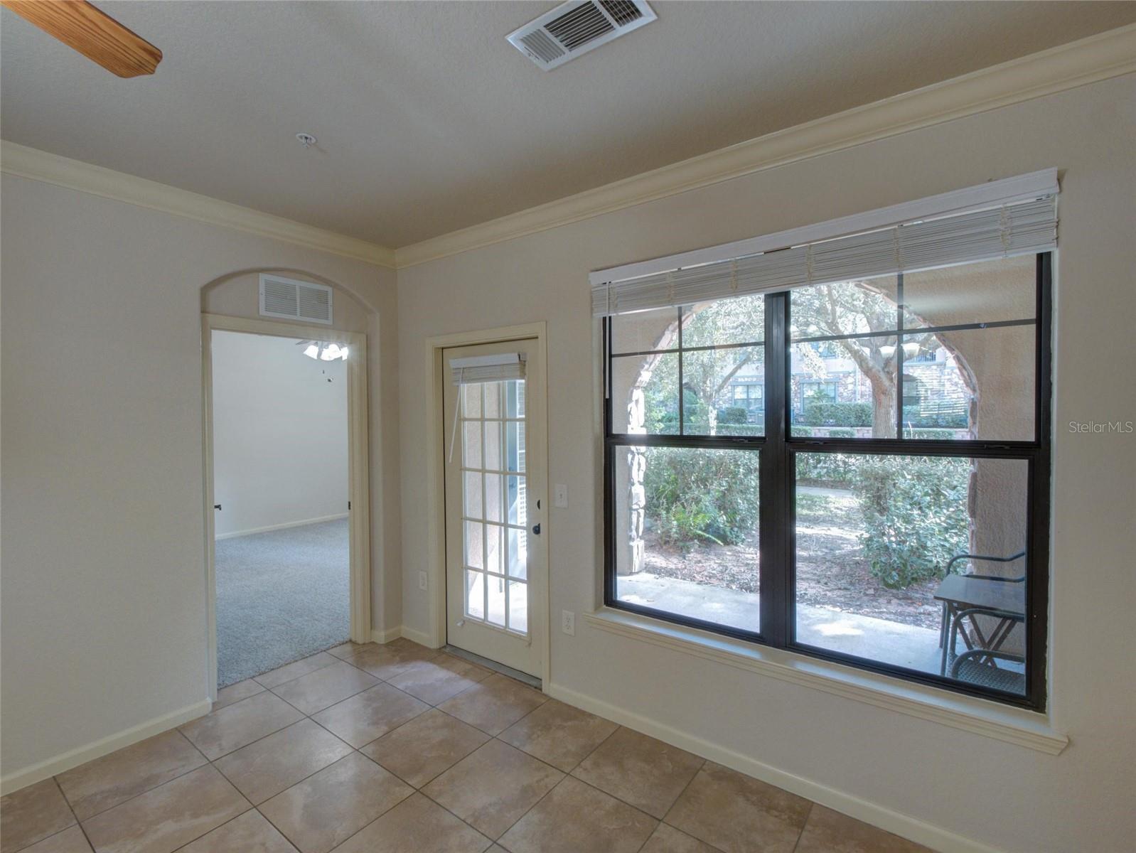 Image 10 of 43 For 904 Charo Parkway 514