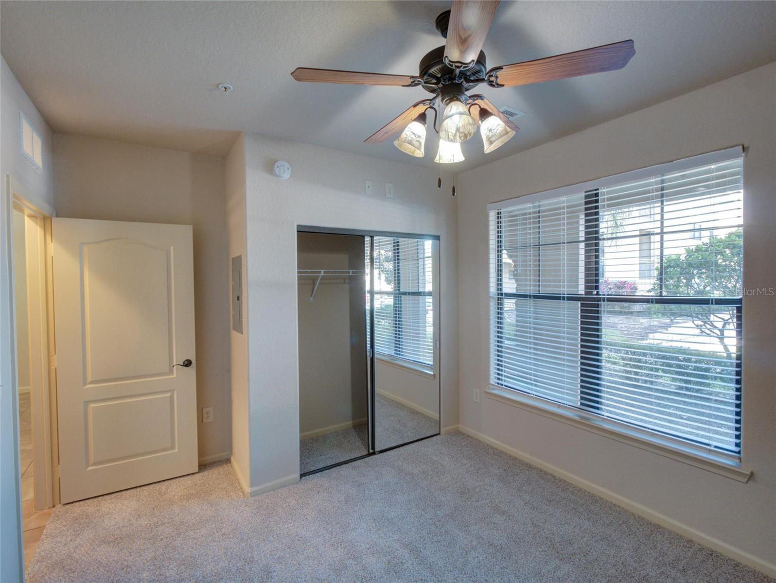 Image 12 of 43 For 904 Charo Parkway 514