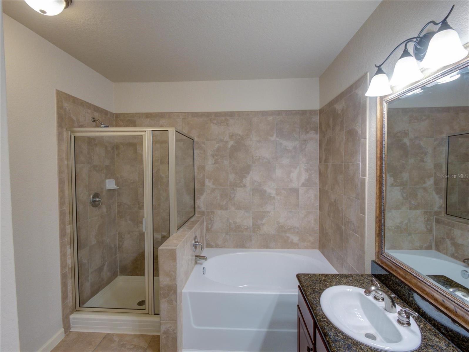 Image 16 of 43 For 904 Charo Parkway 514