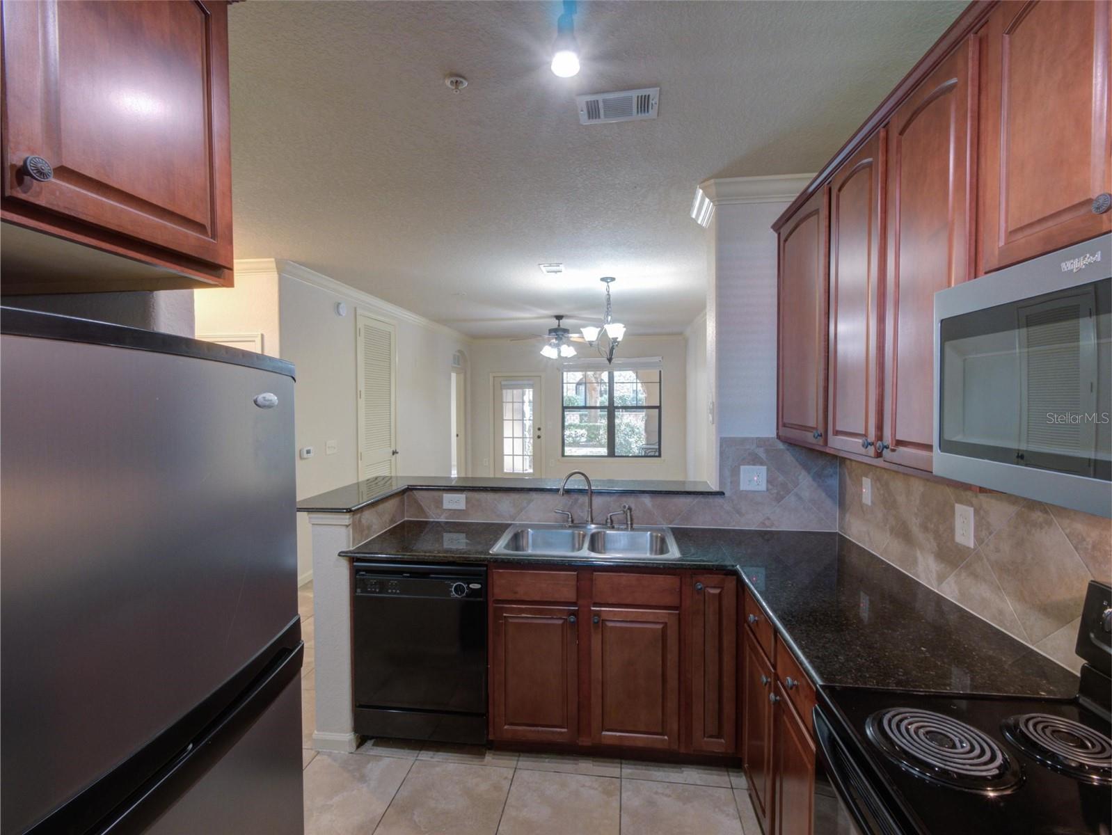 Image 18 of 43 For 904 Charo Parkway 514