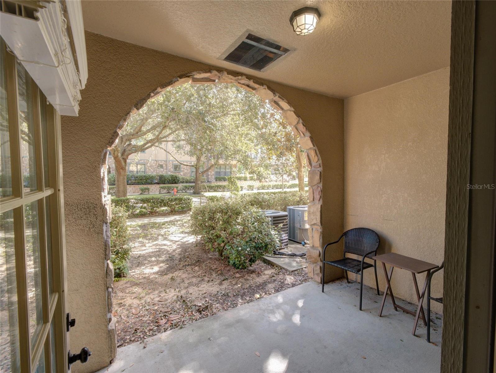 Image 22 of 43 For 904 Charo Parkway 514