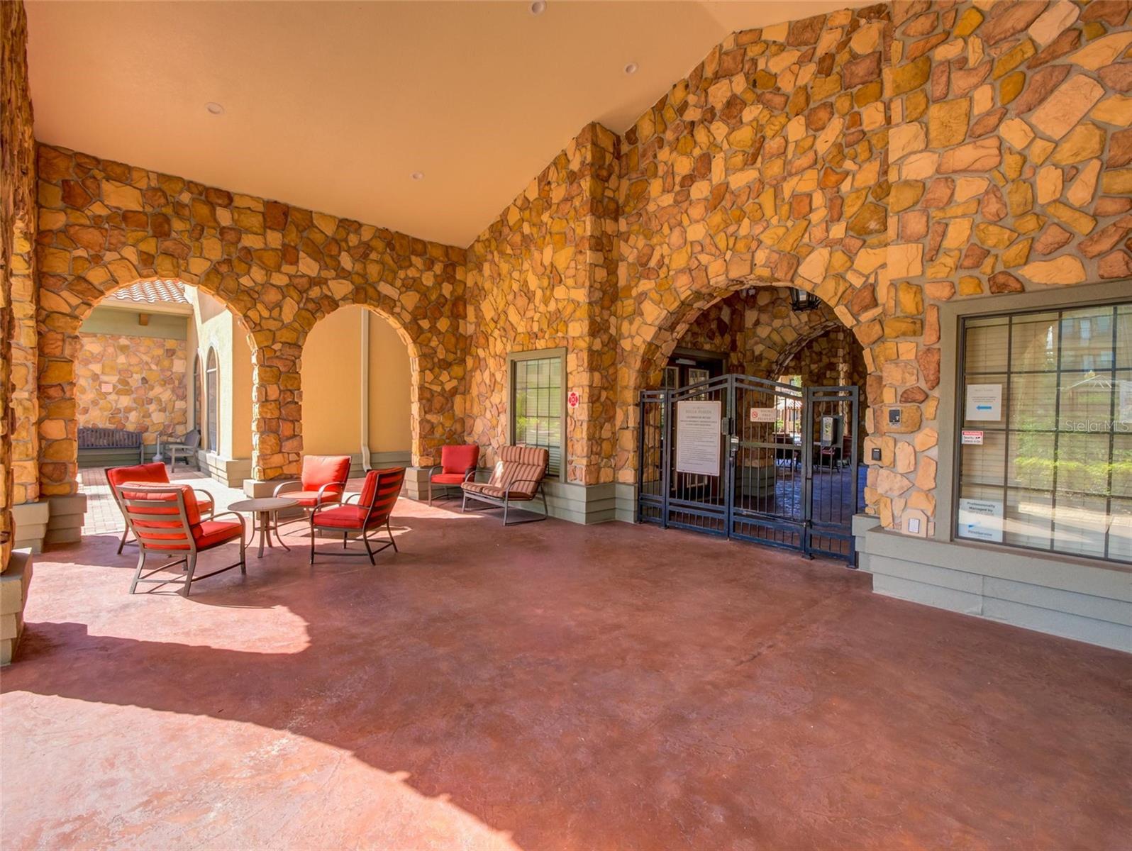 Image 26 of 43 For 904 Charo Parkway 514