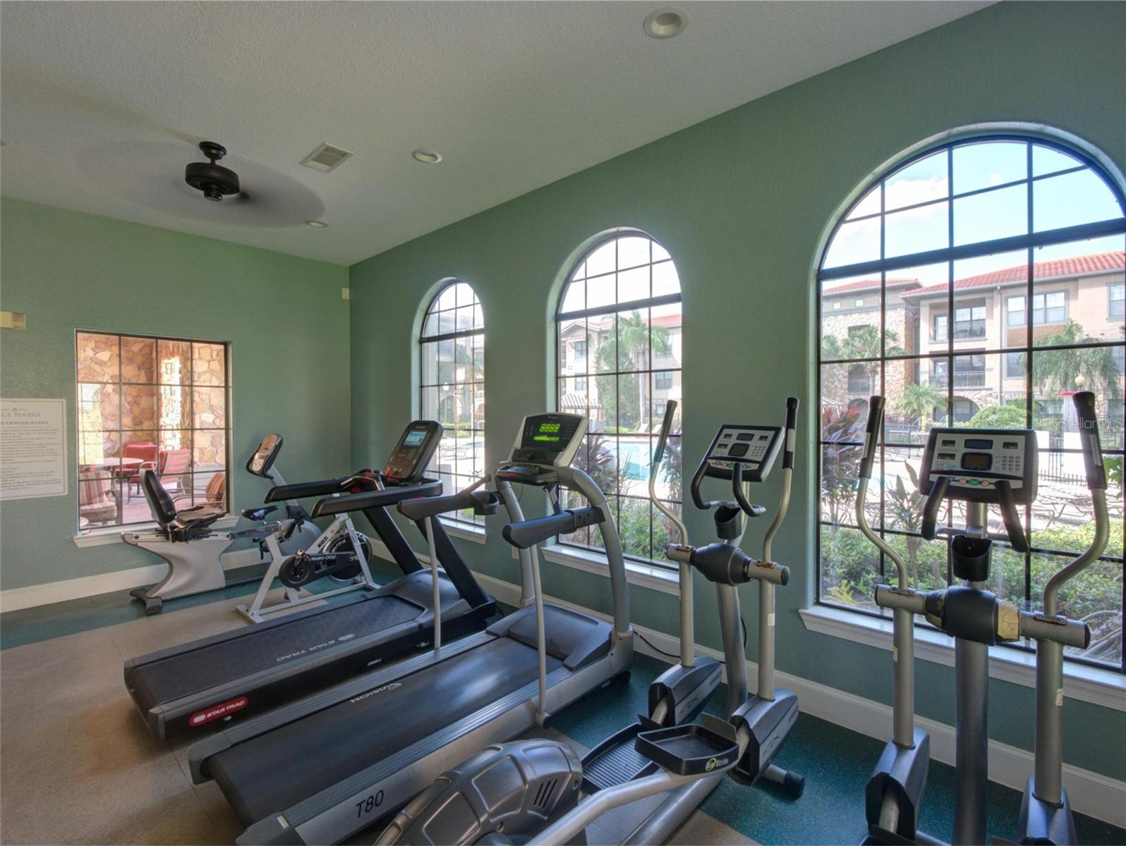 Image 27 of 43 For 904 Charo Parkway 514