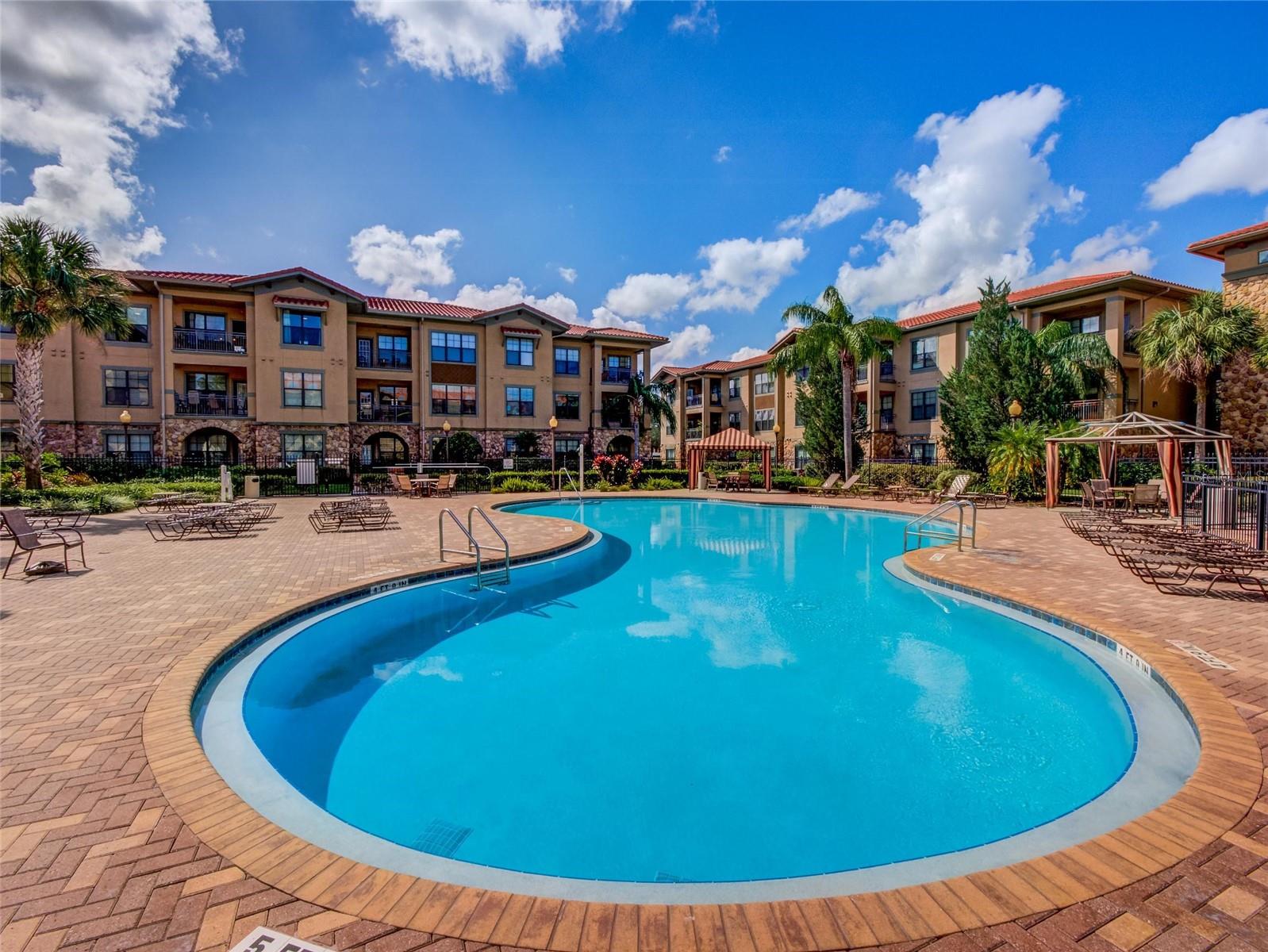 Image 32 of 43 For 904 Charo Parkway 514