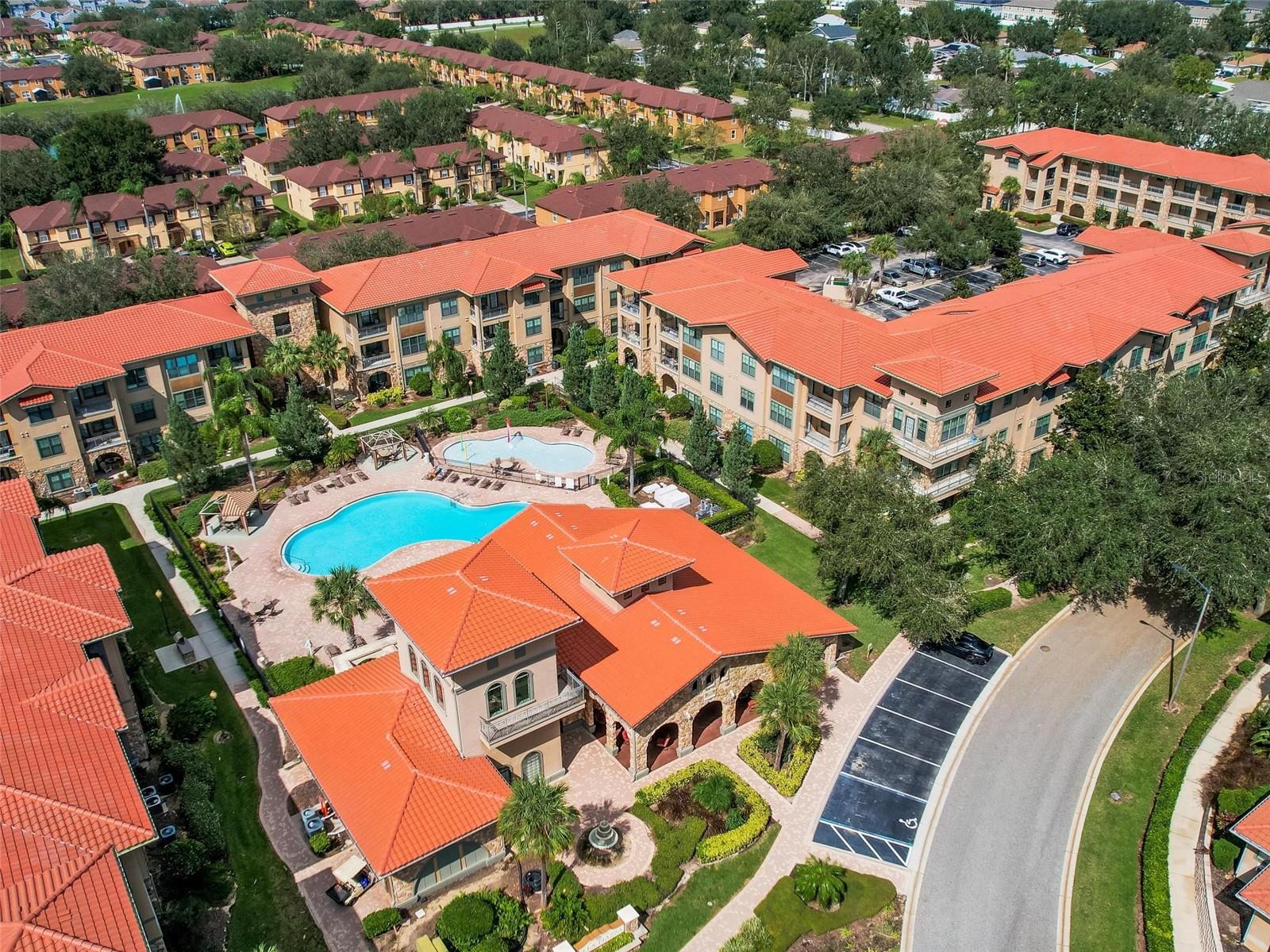 Image 38 of 43 For 904 Charo Parkway 514