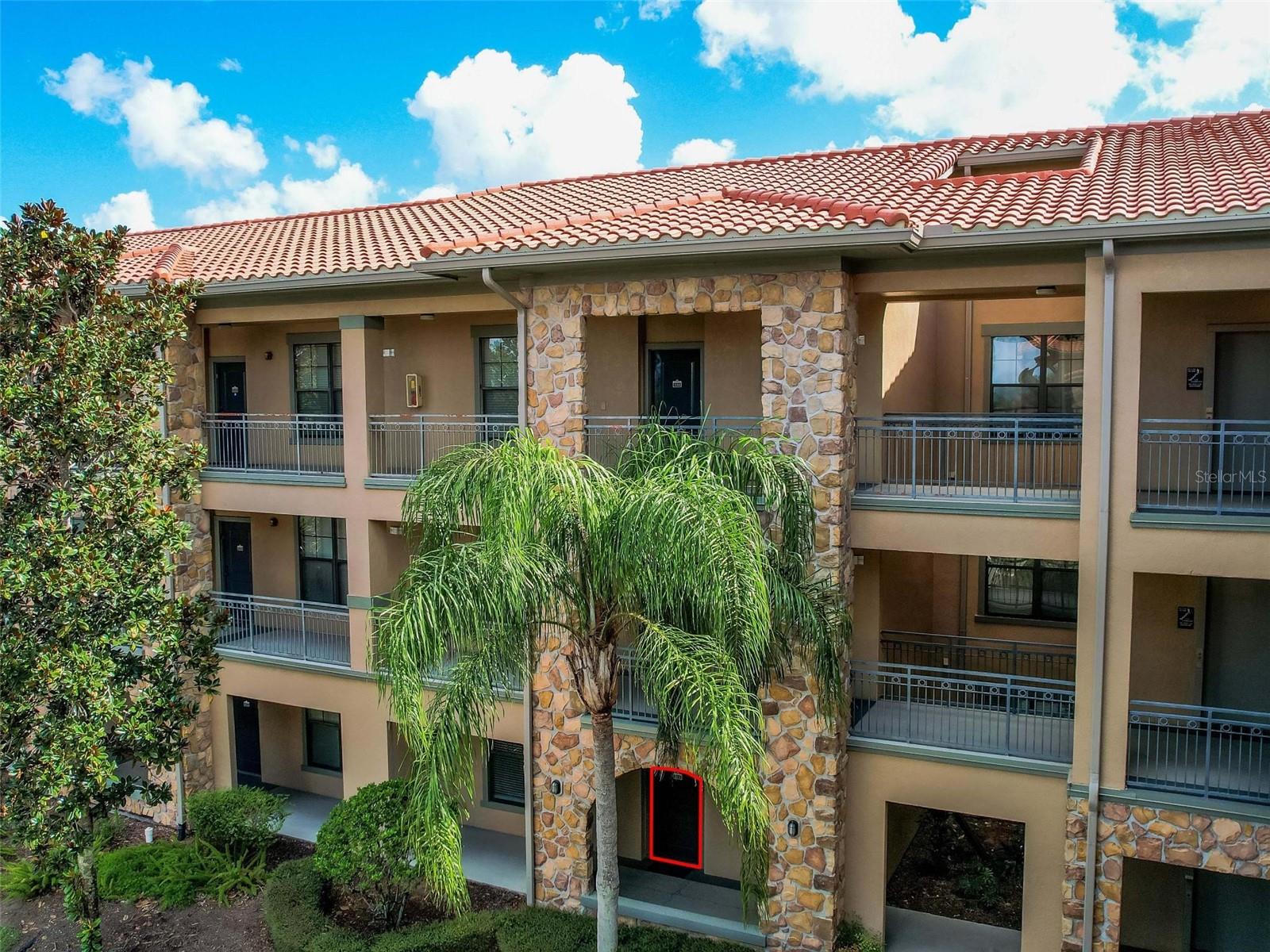 Image 40 of 43 For 904 Charo Parkway 514