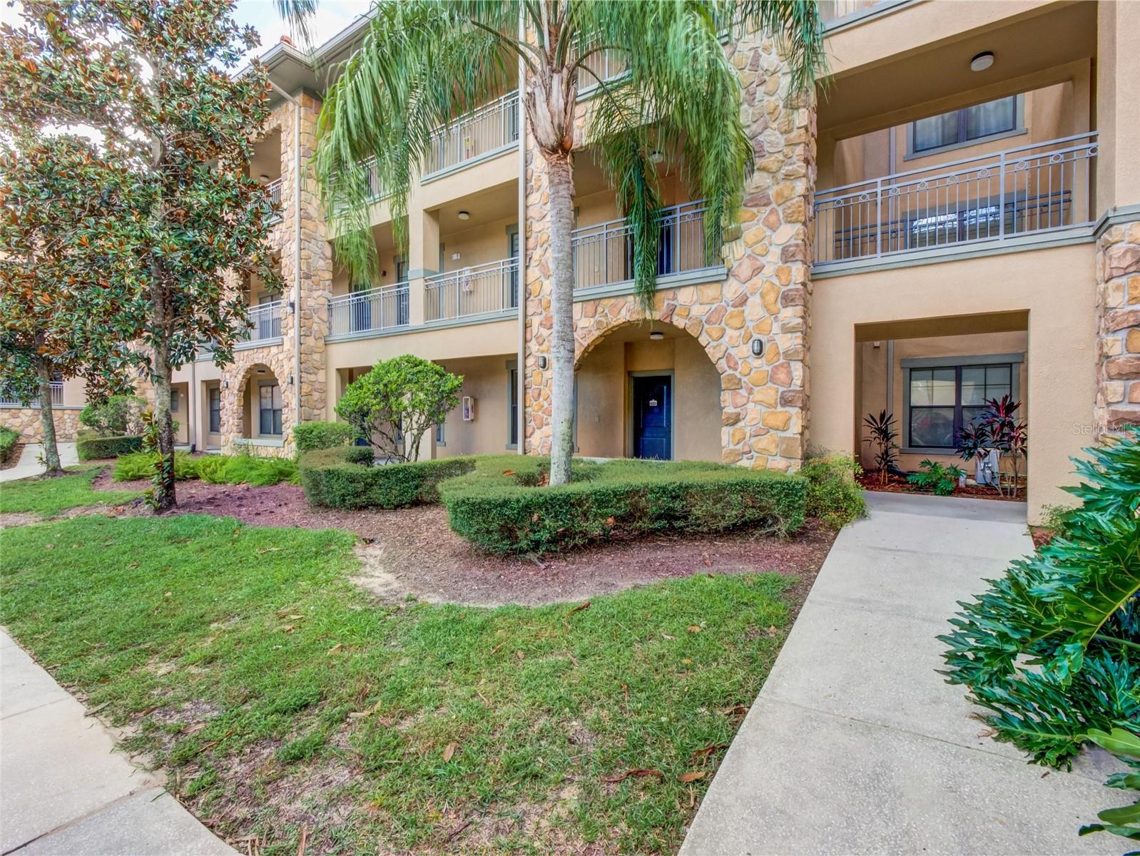 Image 42 of 43 For 904 Charo Parkway 514