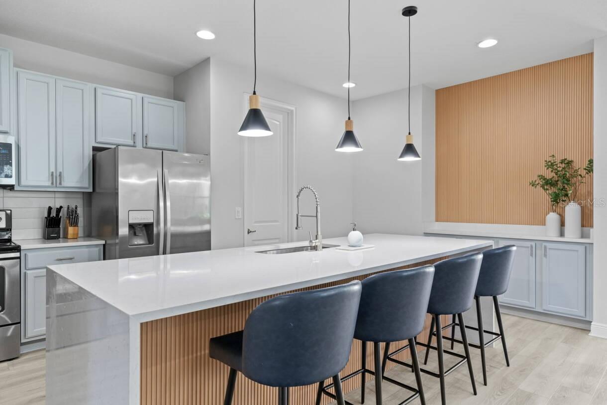 Image 7 of 61 For 451 Burma Street