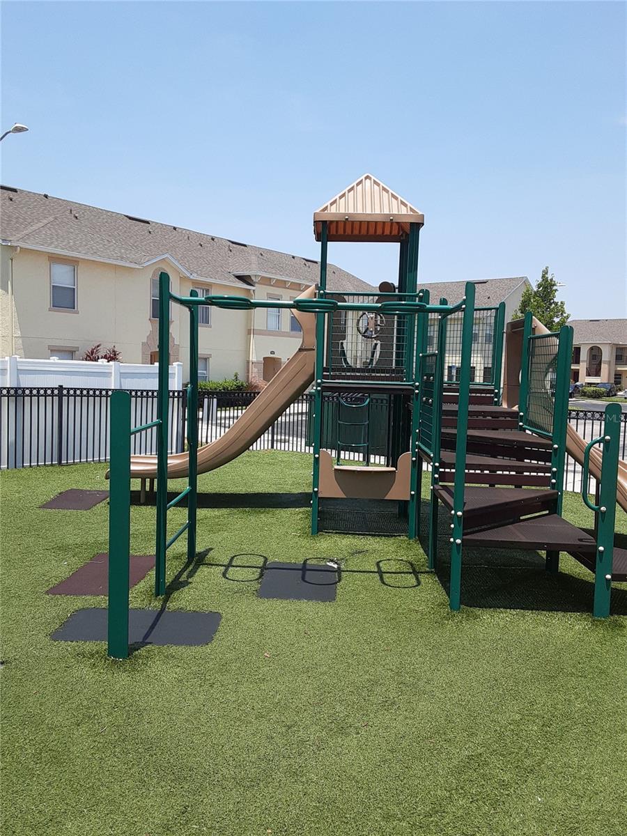 Image 25 of 34 For 2774 Club Cortile Cir  B