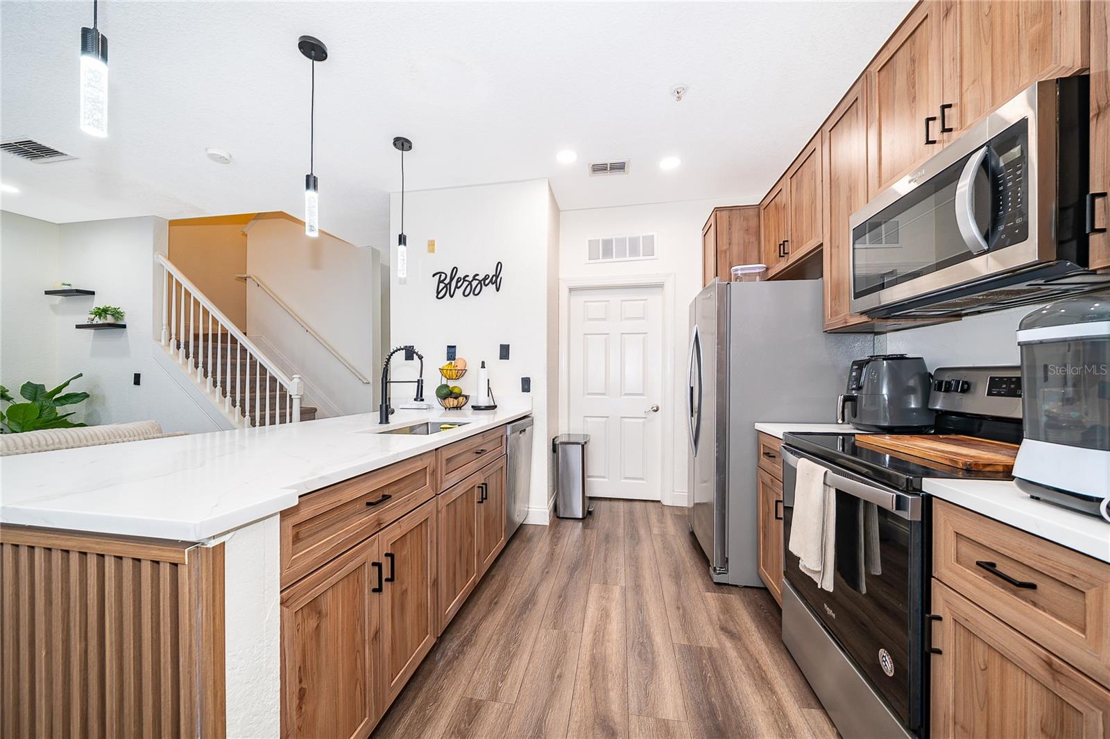 Image 13 of 32 For 2334 Grand Central Parkway 16