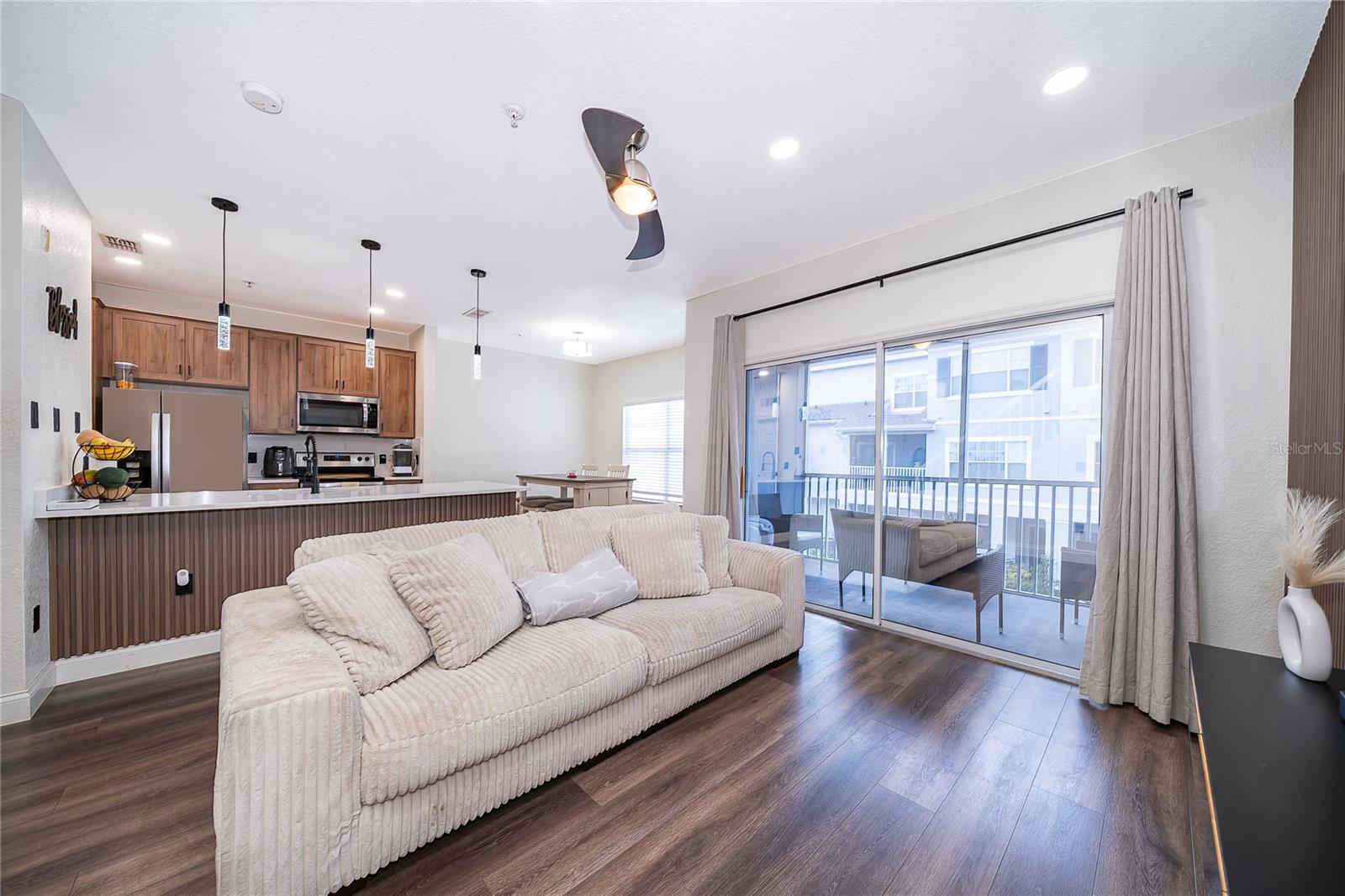 Image 7 of 32 For 2334 Grand Central Parkway 16