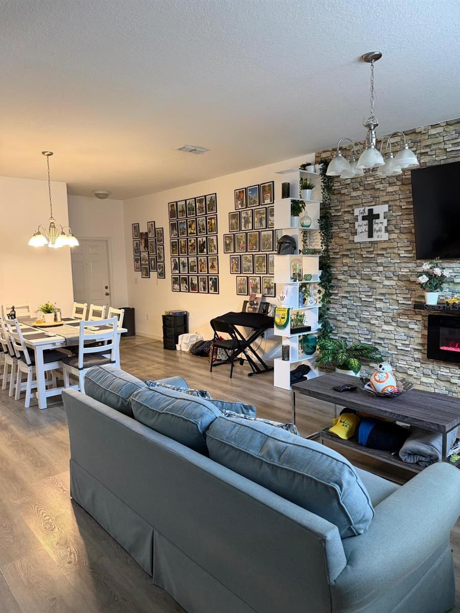 Image 8 of 57 For 5413 New Independence Parkway