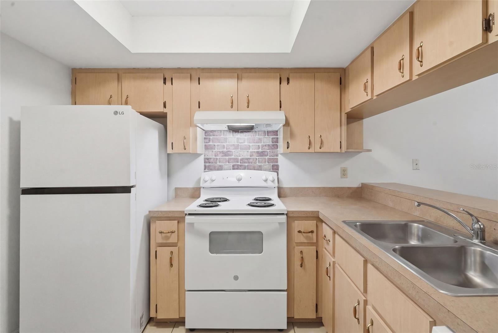 Image 14 of 41 For 1912-1918 Crystal Grove Drive