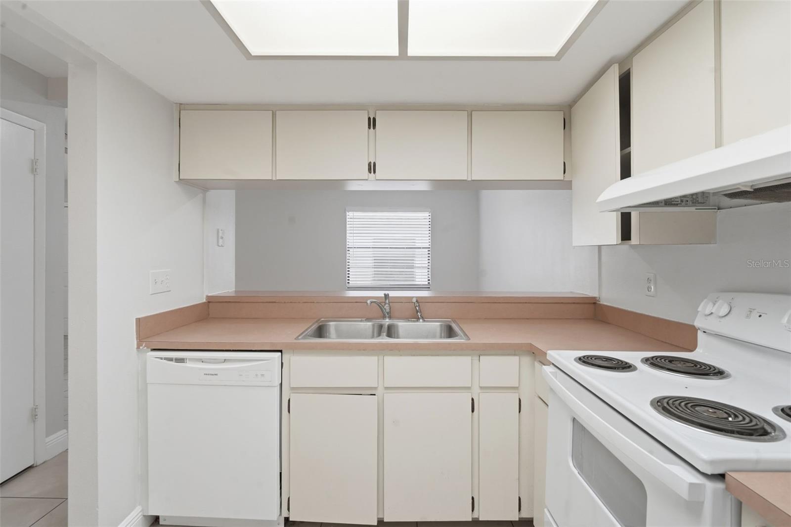 Image 28 of 41 For 1912-1918 Crystal Grove Drive