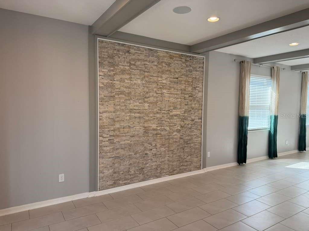 Image 13 of 37 For 1301 Clear Brook Pl