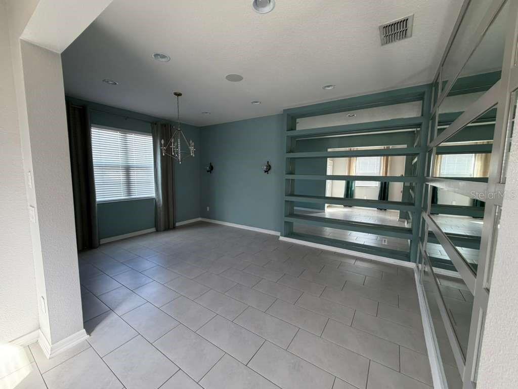 Image 23 of 37 For 1301 Clear Brook Pl