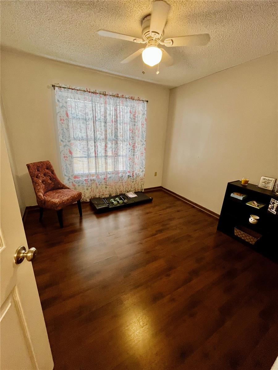 Image 14 of 18 For 9120 Queen Elizabeth Court