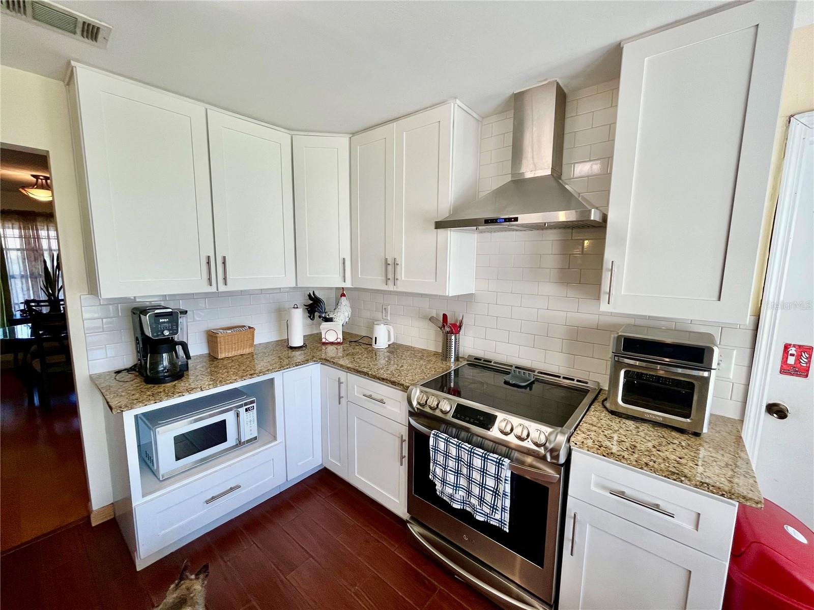 Image 4 of 18 For 9120 Queen Elizabeth Court