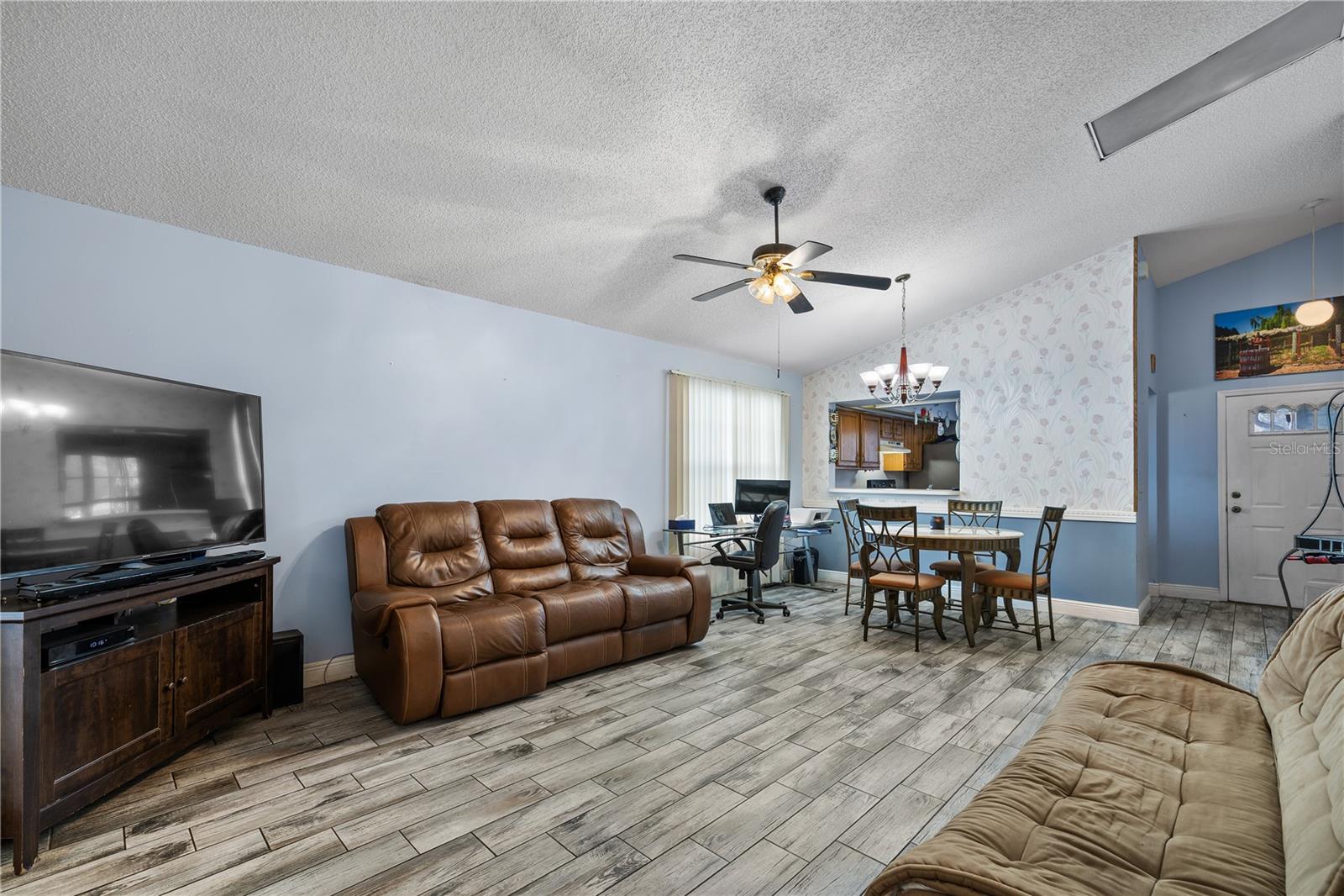 Image 10 of 36 For 2104 Winslow Drive