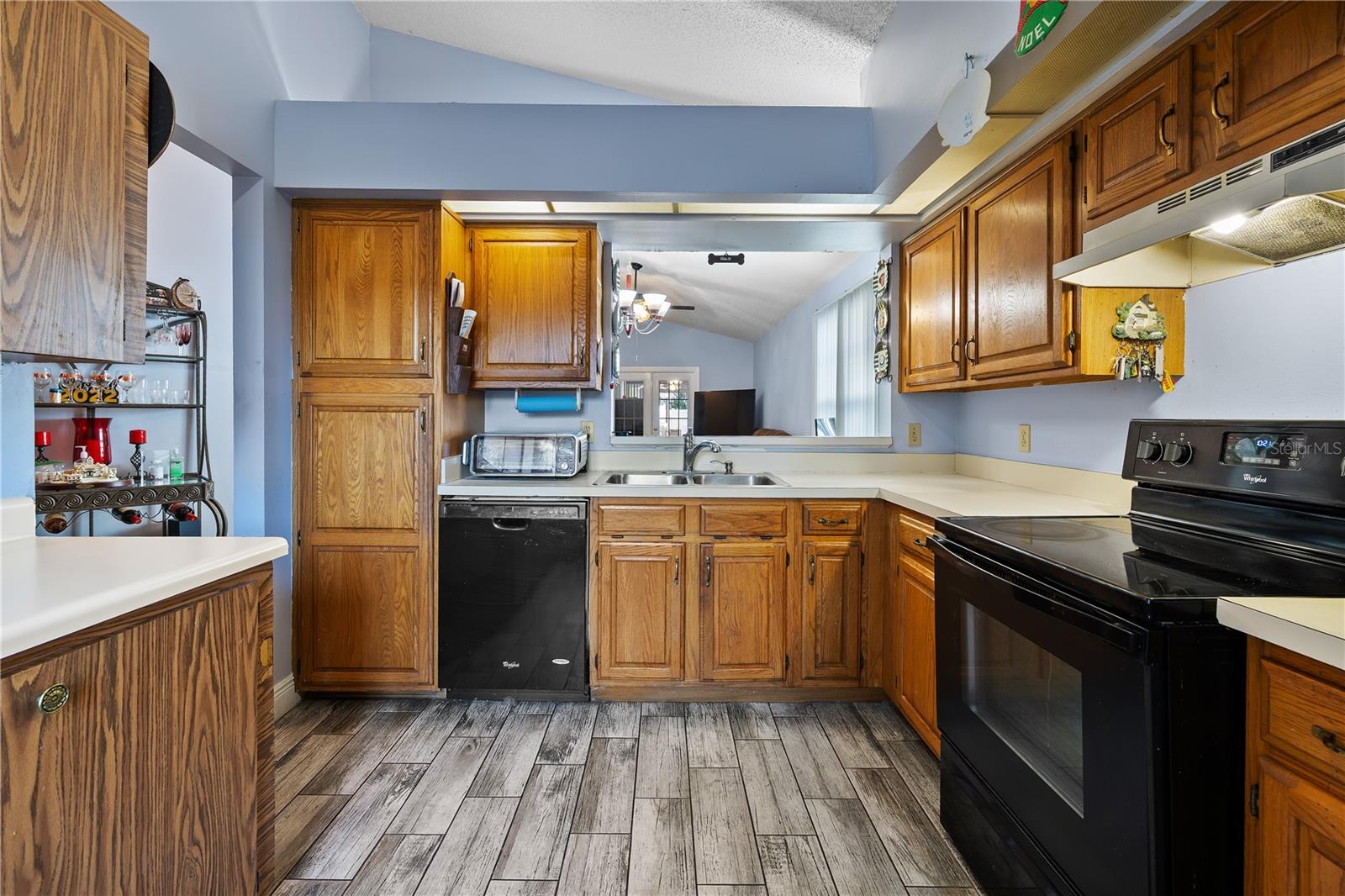 Image 6 of 36 For 2104 Winslow Drive