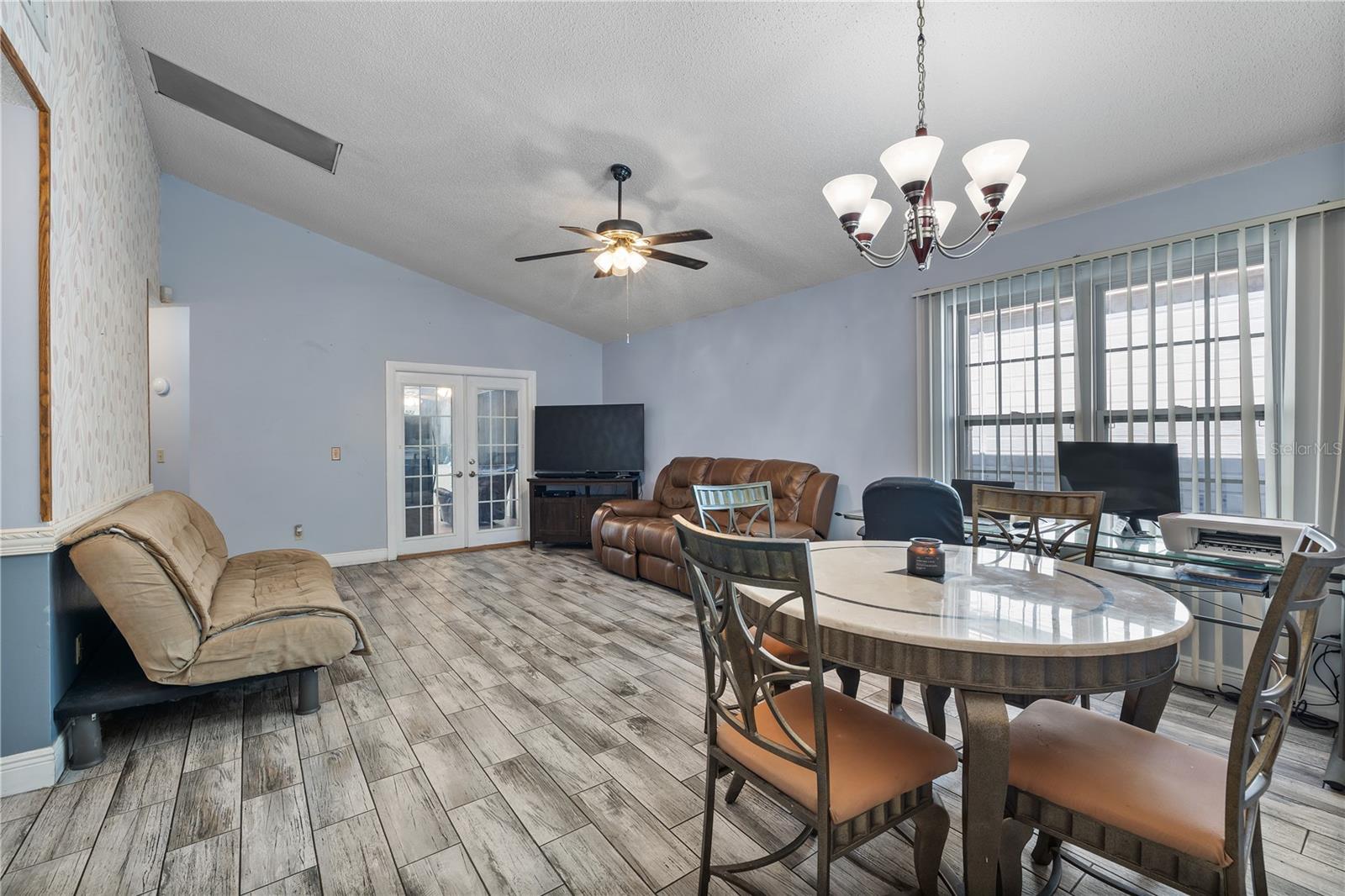 Image 8 of 36 For 2104 Winslow Drive