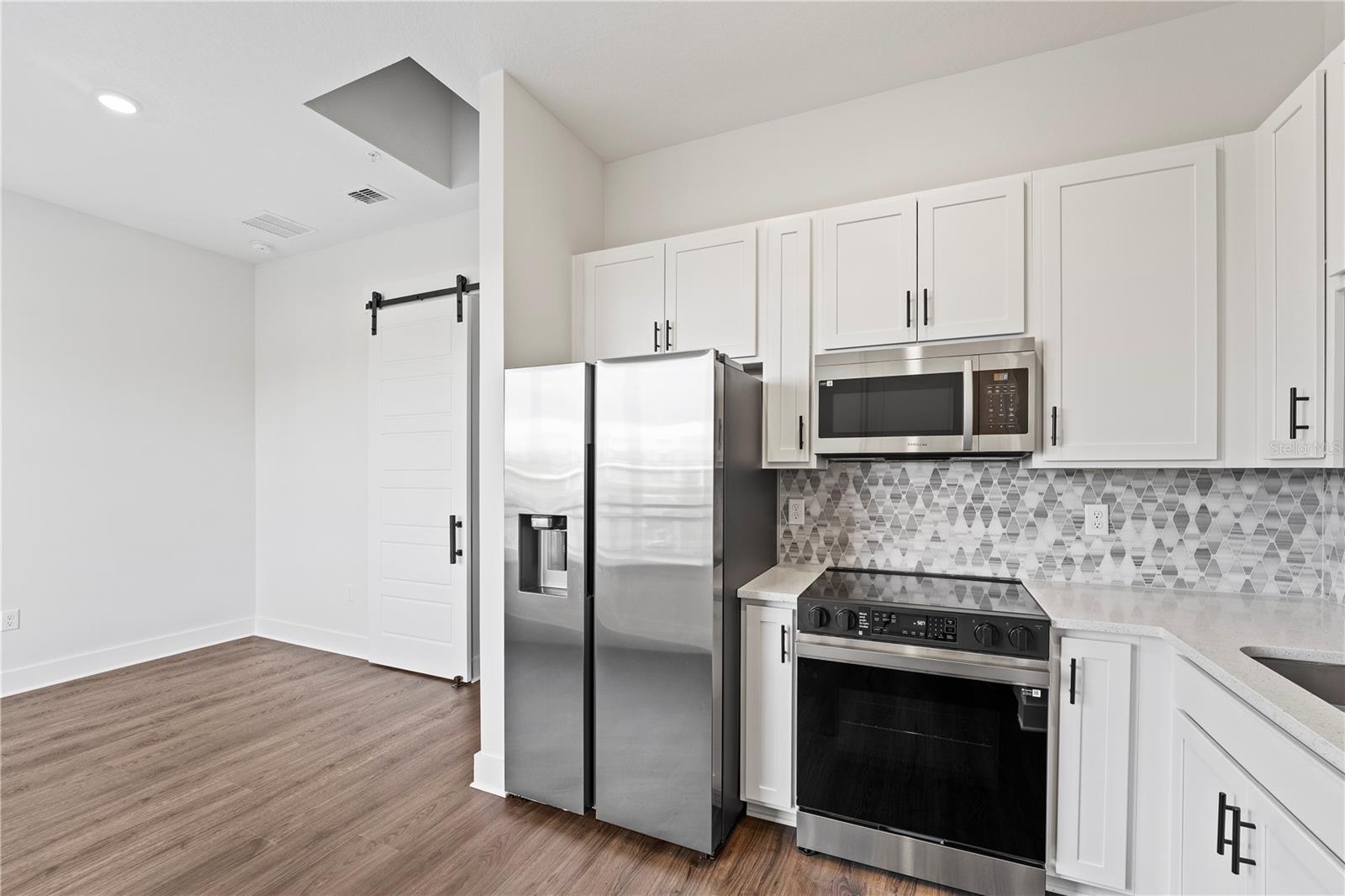 Image 2 of 25 For 850 Tetbury Loop