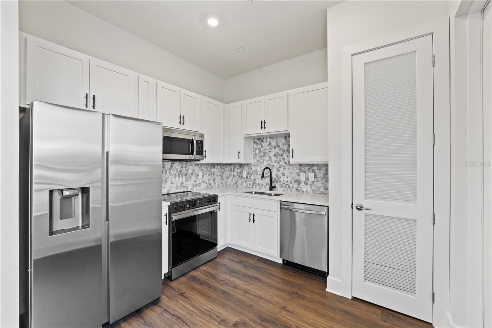 Image 3 of 25 For 850 Tetbury Loop