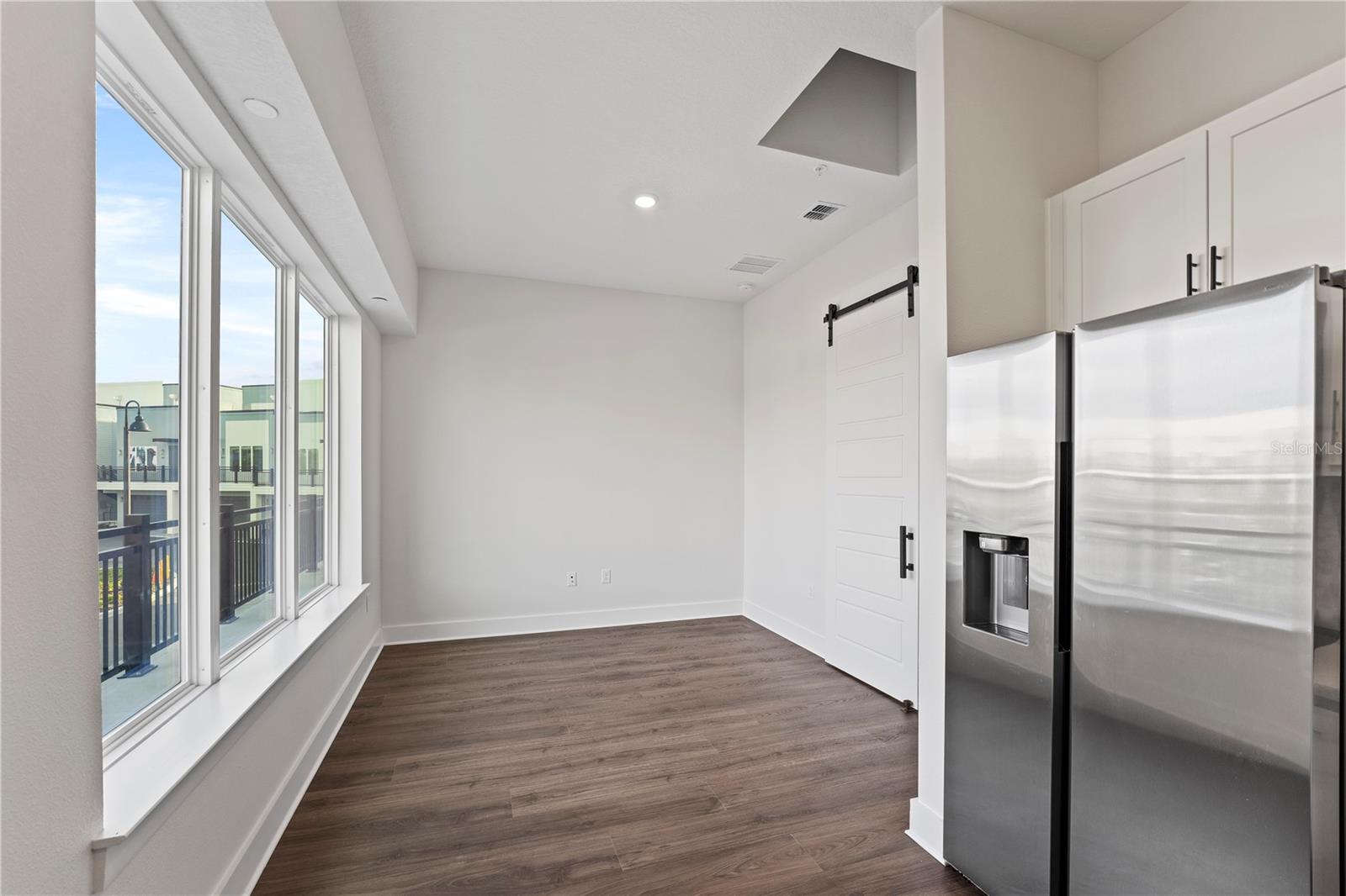 Image 4 of 25 For 850 Tetbury Loop