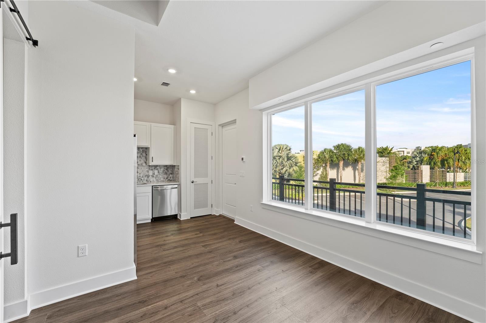 Image 6 of 25 For 850 Tetbury Loop