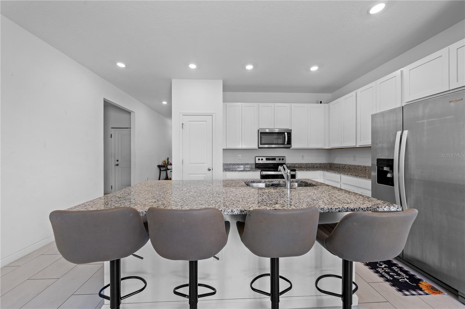 Image 11 of 25 For 425 Silver Palm Drive