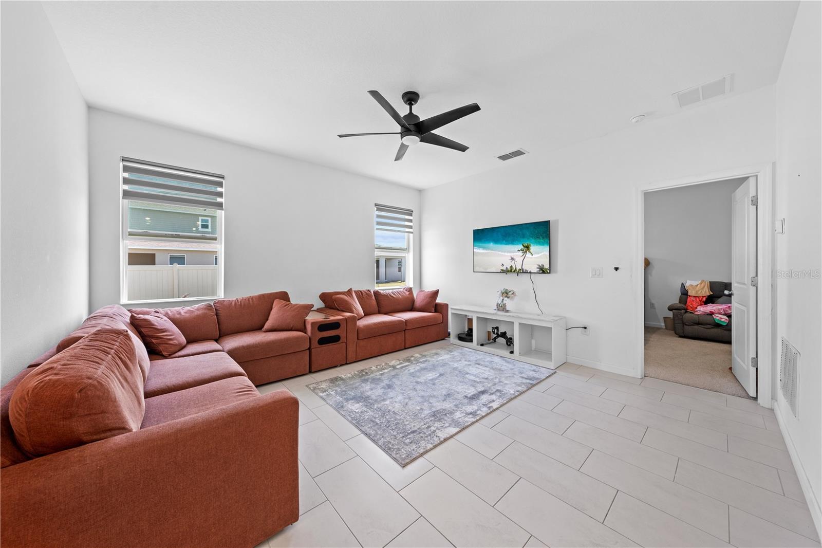 Image 16 of 25 For 425 Silver Palm Drive