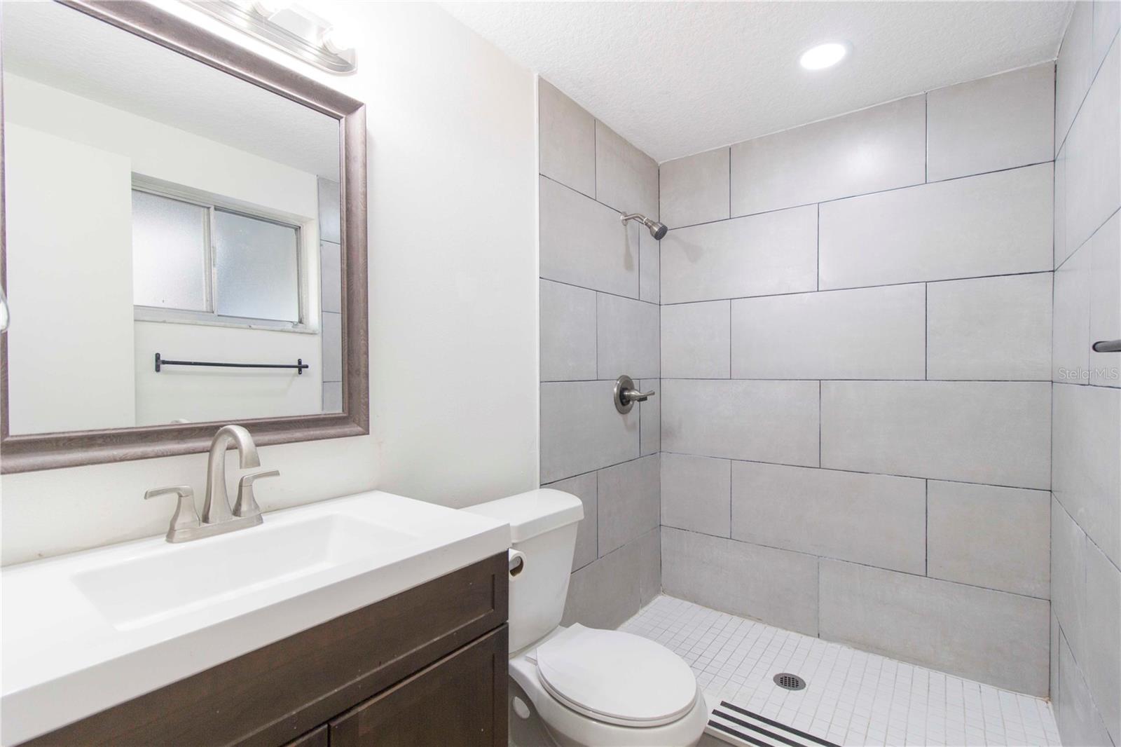 Image 17 of 34 For 2335 Woodside Way