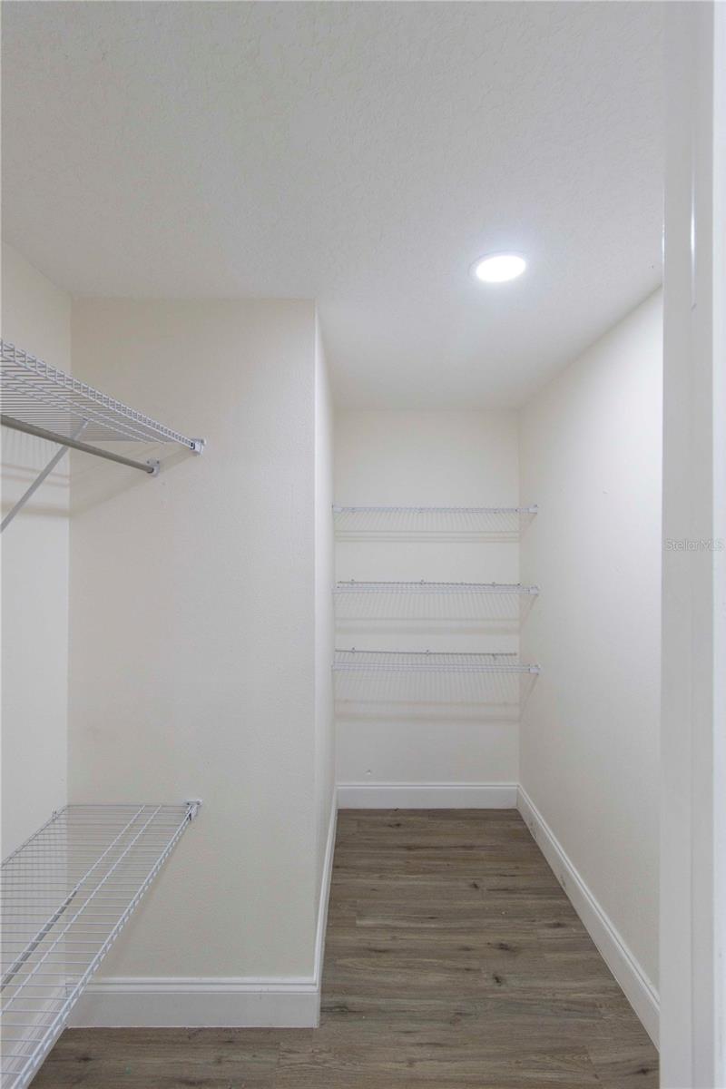 Image 18 of 34 For 2335 Woodside Way