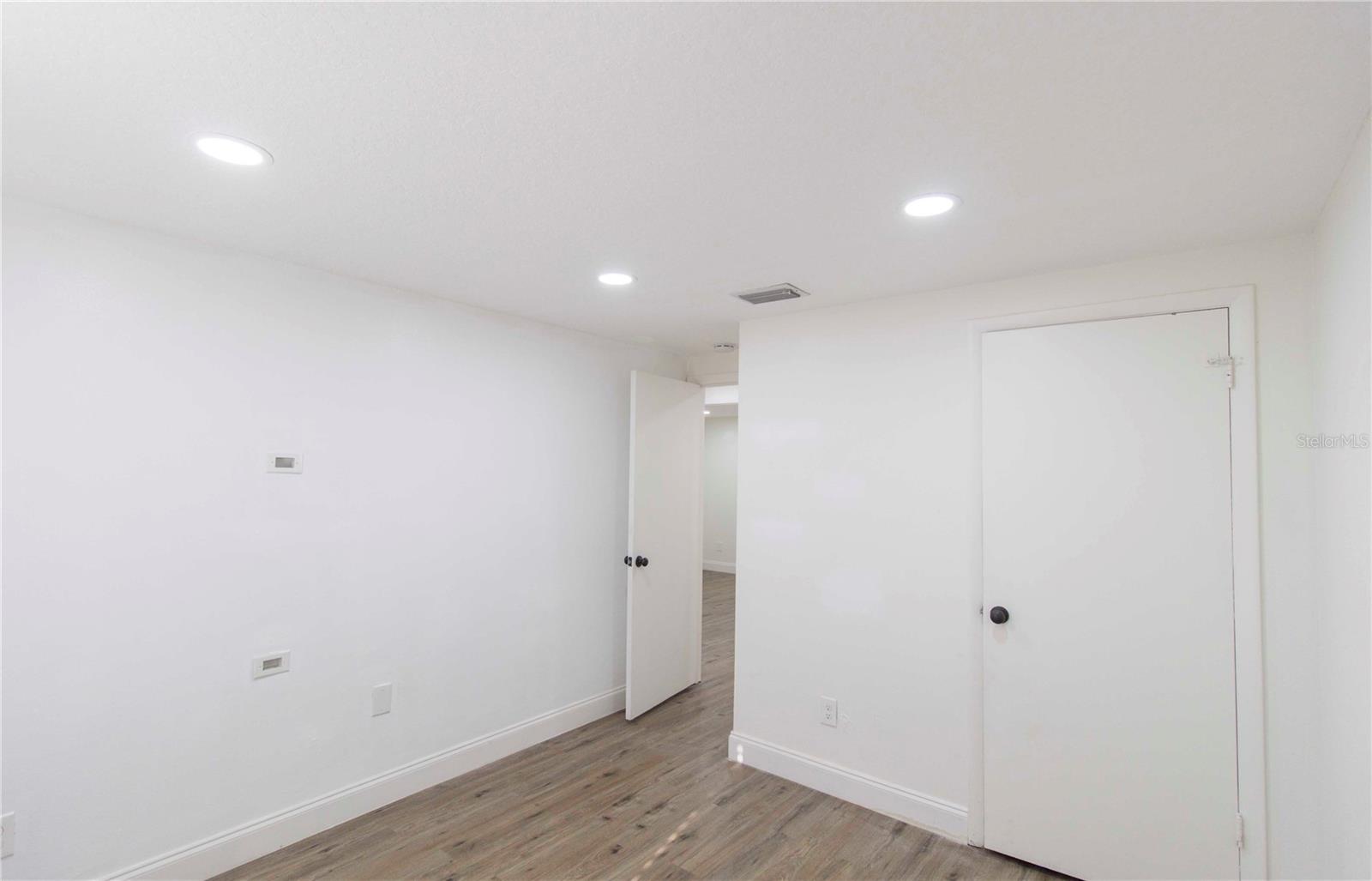 Image 22 of 34 For 2335 Woodside Way