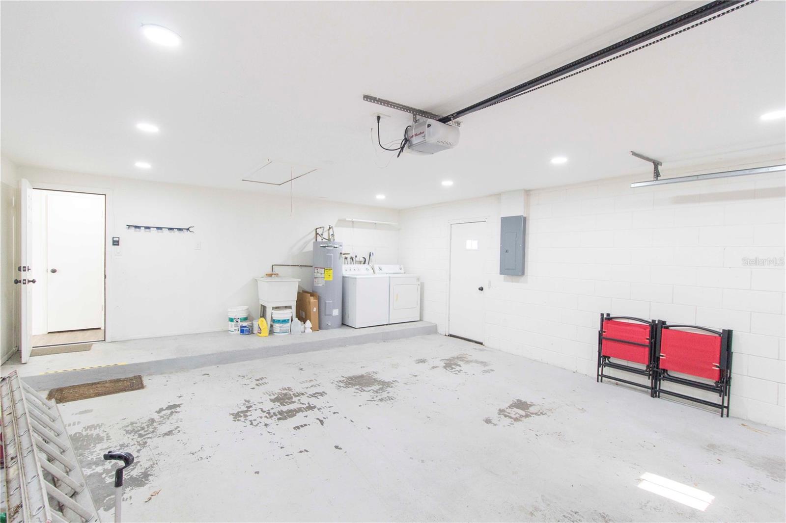 Image 30 of 34 For 2335 Woodside Way