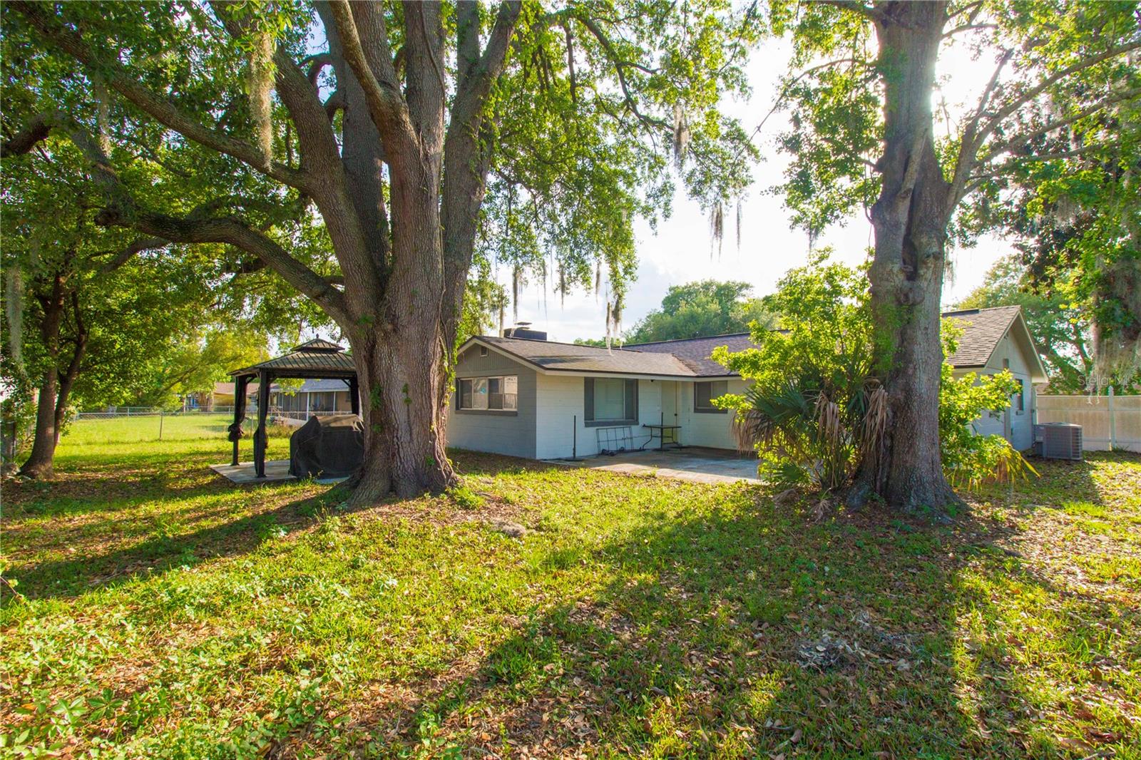 Image 31 of 34 For 2335 Woodside Way