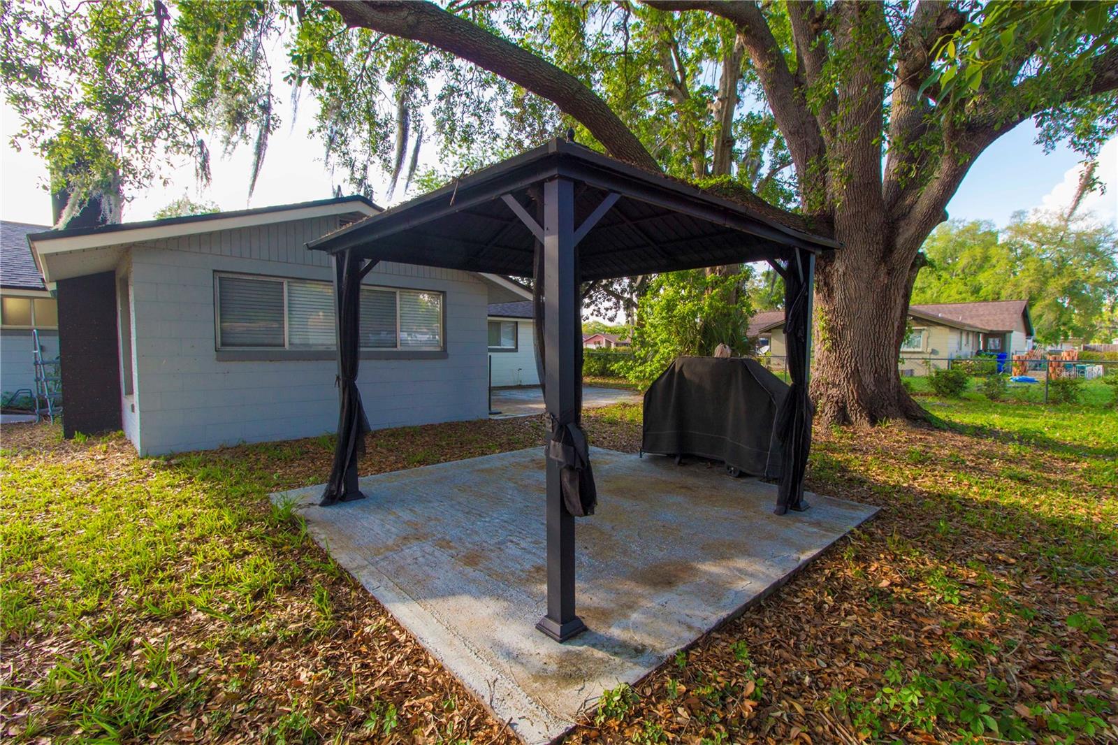 Image 32 of 34 For 2335 Woodside Way