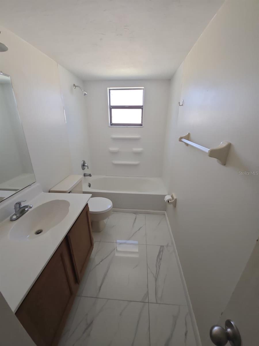 Image 19 of 32 For 1805 Coral Point Drive