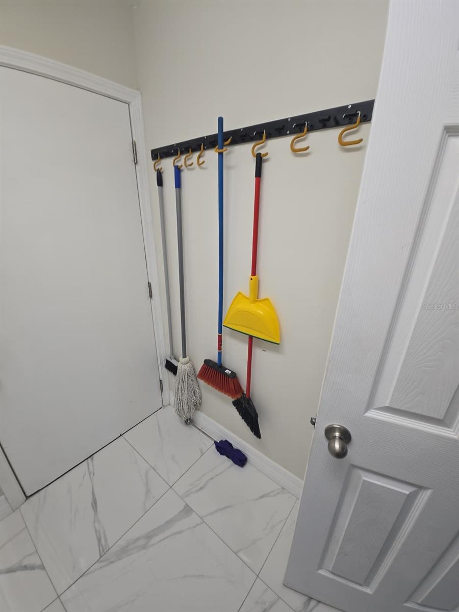 Image 20 of 32 For 1805 Coral Point Drive