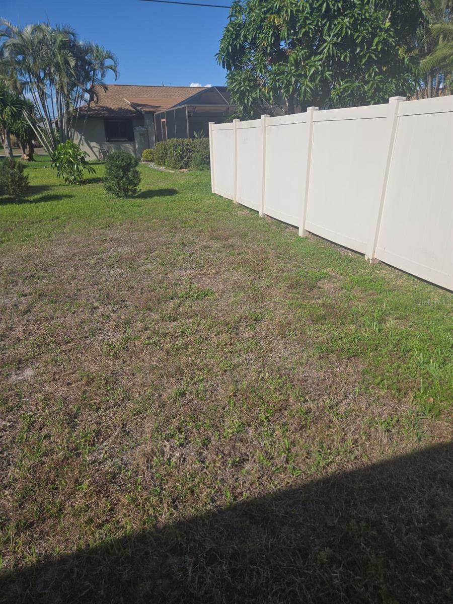 Image 27 of 32 For 1805 Coral Point Drive